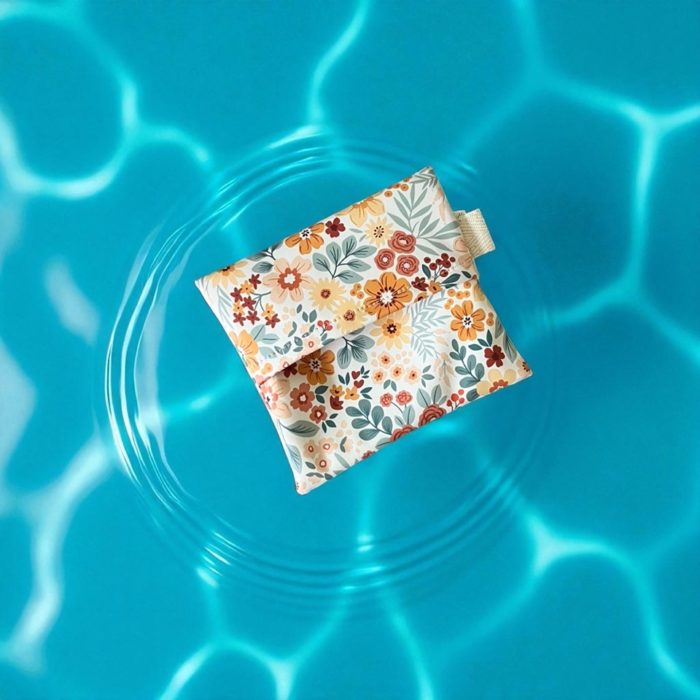 LESPIEGLE Pochette en coton enduit PETITES FLEURS
